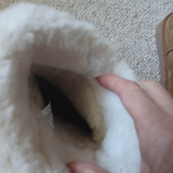 UGGs Koolaburra Dezi Tan suede boot size 9. Excellent like New condition - Picture 12 of 14